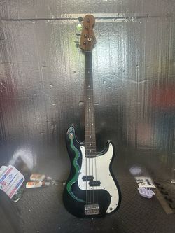 Squier P bass