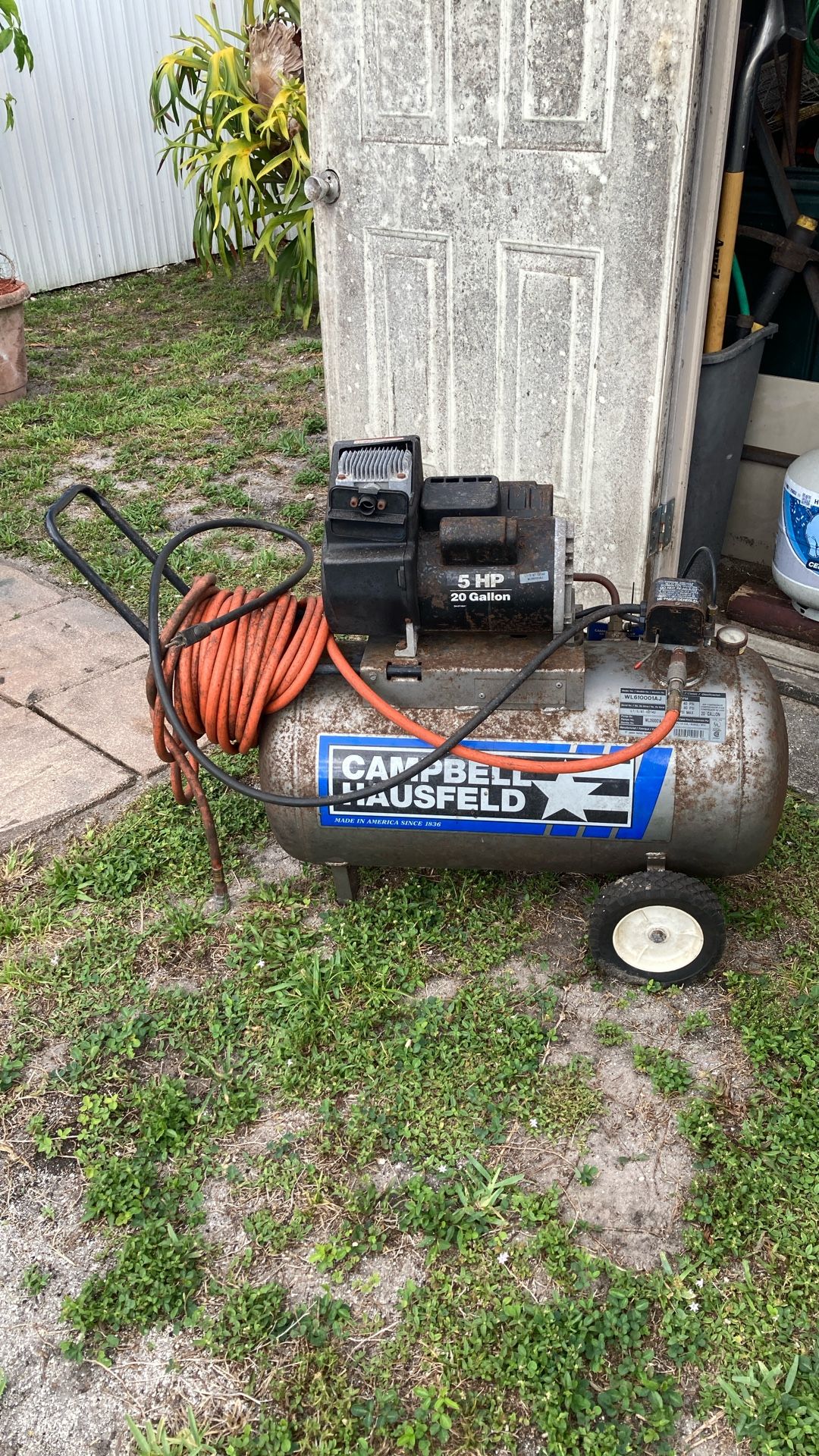 Air compressor Campbell Hausfeld 20 Gallon Used In Good Condition Cash Only