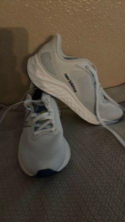 New women’s size 7 new balance shoes