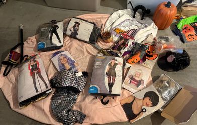 New dress up or Halloween costumes sz small