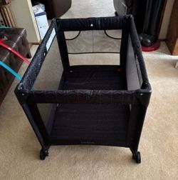 Portable playpen