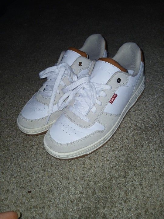 New Levi's Men's Sneakers - Brown/white/beige - Never Worn - Size 9