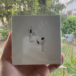 Apple AirPods MagSafe Charging Case White Wireless Bluetooth In-Ear Earbuds