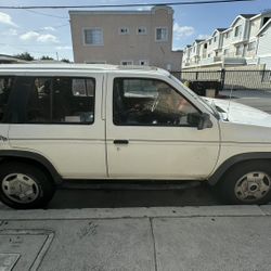 1990 Nissan Pathfinder