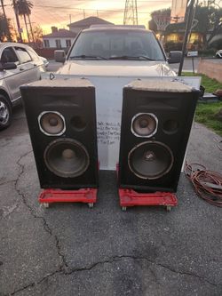 Studio SpeakersPair of JBL SR Series II (SR4732A) Professional PA Speakers