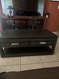 Cocktail table