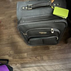 London Fog Suitcases 