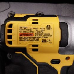 DEWALT IMPACT WRENCH 1/2" EXTREME 12V LITHIUM BRUSHLESS WITH BATTERY AND CHARGER 
