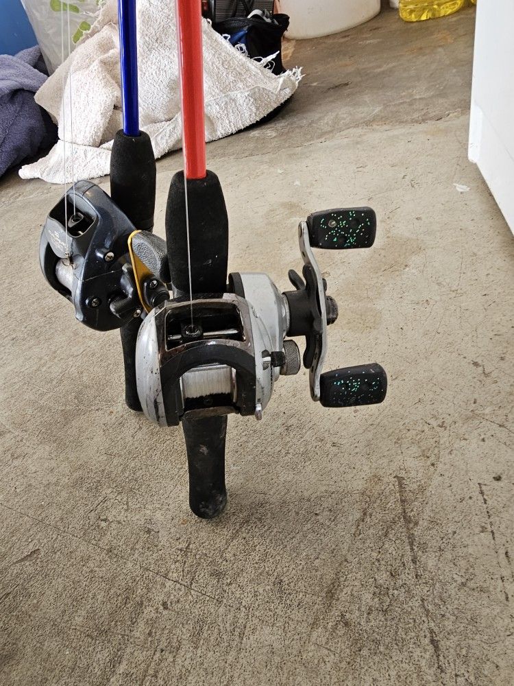 2 Fishing Pull With Reels Ready To Fishing