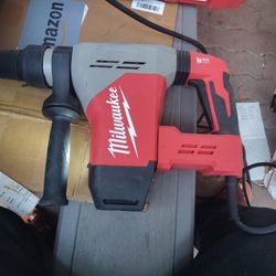 Milwaukee Max Rotary Hammer 