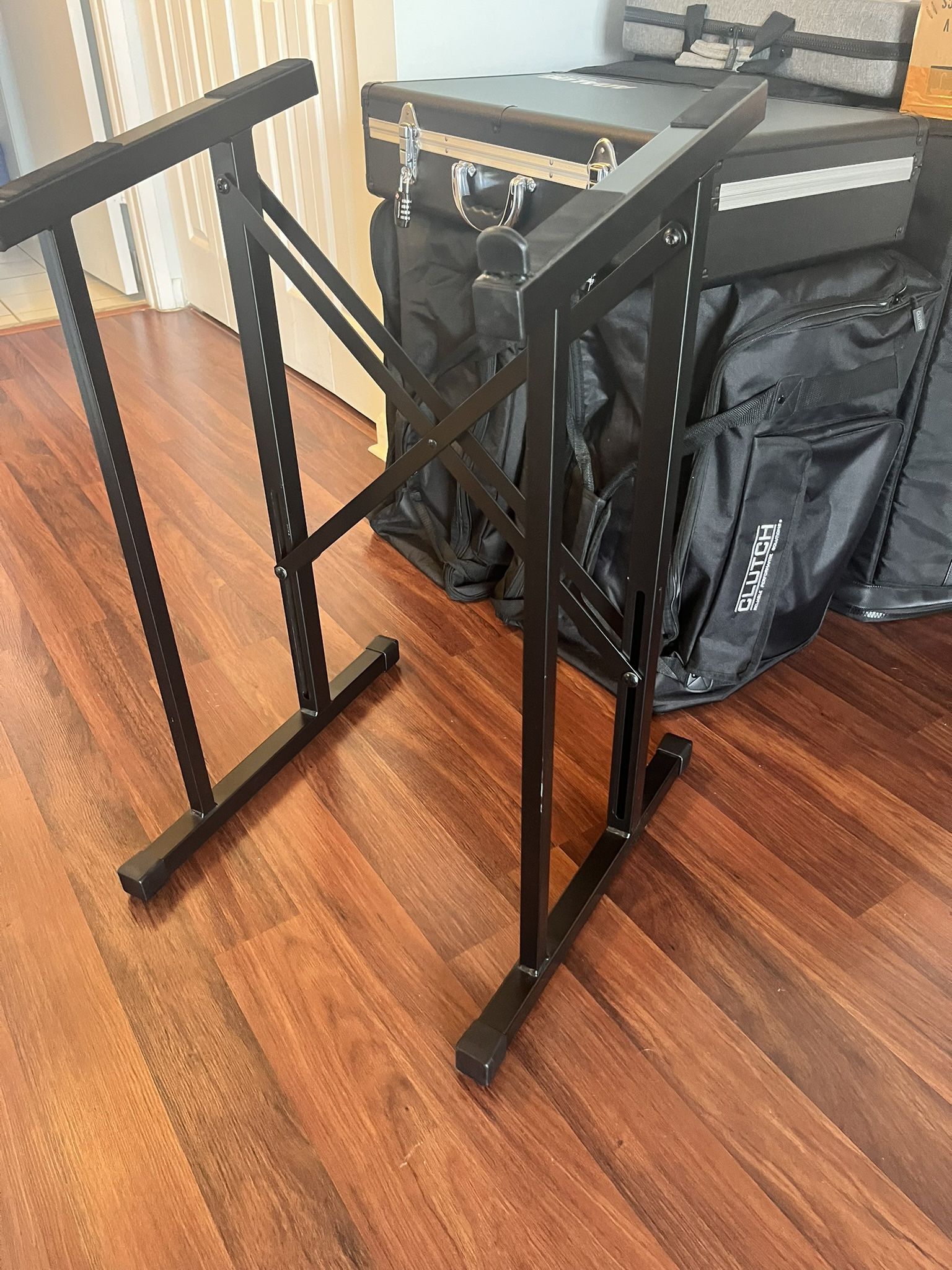 Mixer Stand Angled Foldable & Adjustable.