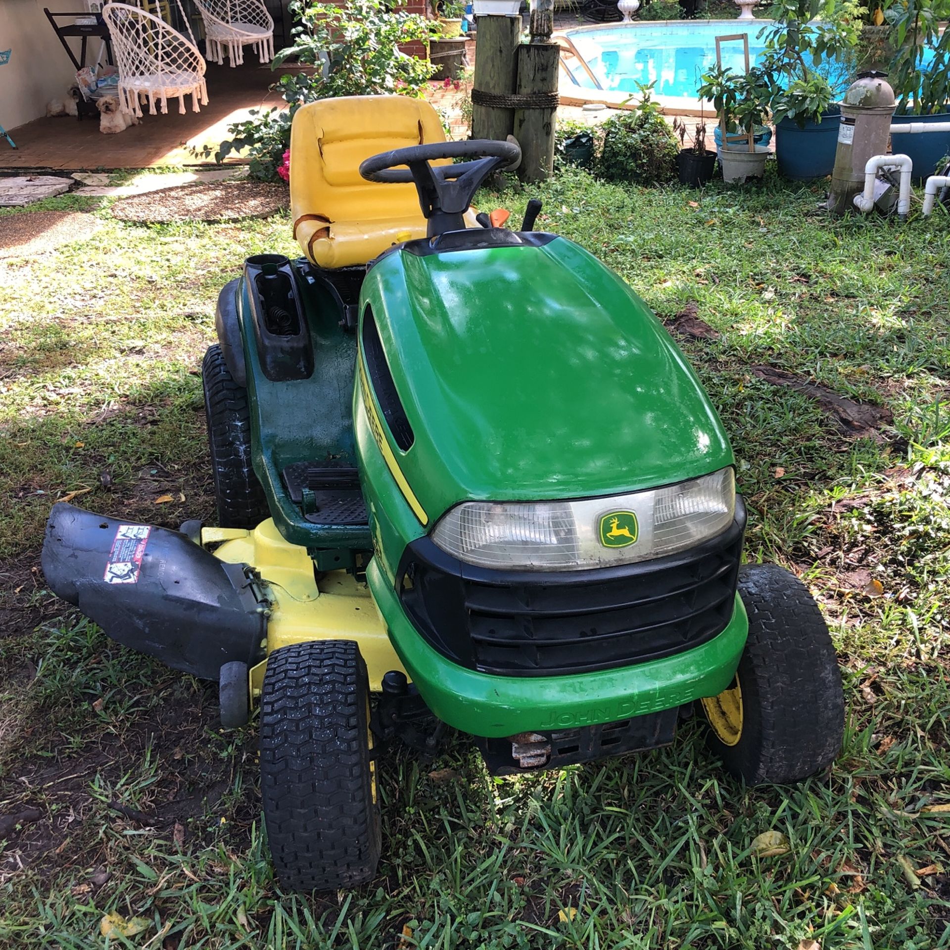 John Deere 145 Automatic Gas Powered Lawnmower for Sale in Miami, FL