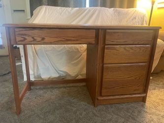 Cherry wood Desk stained red Oak 1980s