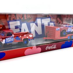 (RARE CHASE) M2 1:24 Scale Diecast Model - 1970 Ford F-100 Custom 4X4 & 1966 Ford Bronco