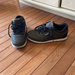 Boy Shoes Size 6 Like New 