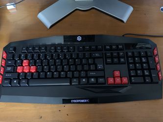 CyberpowerPC gaming keyboard and mouse
