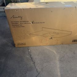 White Quartz Top With Rectangular Sink 