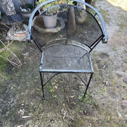 1 Antique Metal Garden Chair 