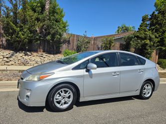 2011 Toyota w/ Backup-camera Prius Excellent Running Conditions