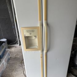 Garage Freezer And Refrigerator 