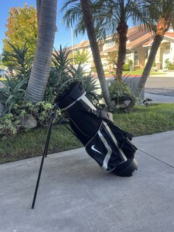 └➤➤➤ Light Weight Stand Golf Bag w/ shoulder backpack straps | Made by Nike