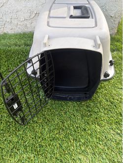Dog kennel/ travel crate