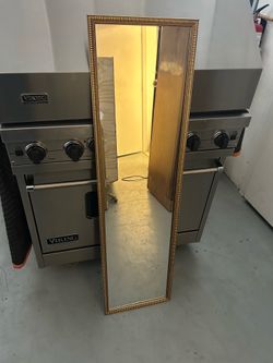 Wall mirror
