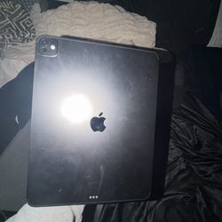 iPad Pro M4 13” 256GB WIFI CELLULAR with LED keyboard