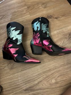 Cowgirl Boots Size 8
