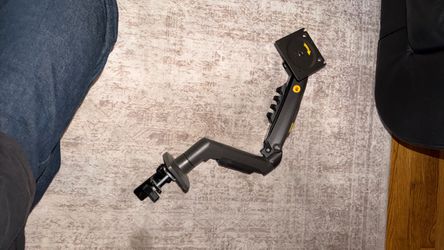 Monitor arm