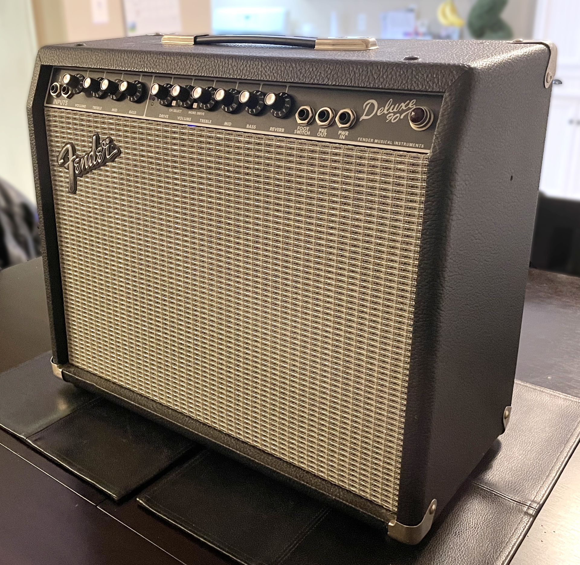 Used Fender Deluxe 90 (solid state) Amp
