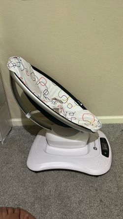Momaroo baby swing