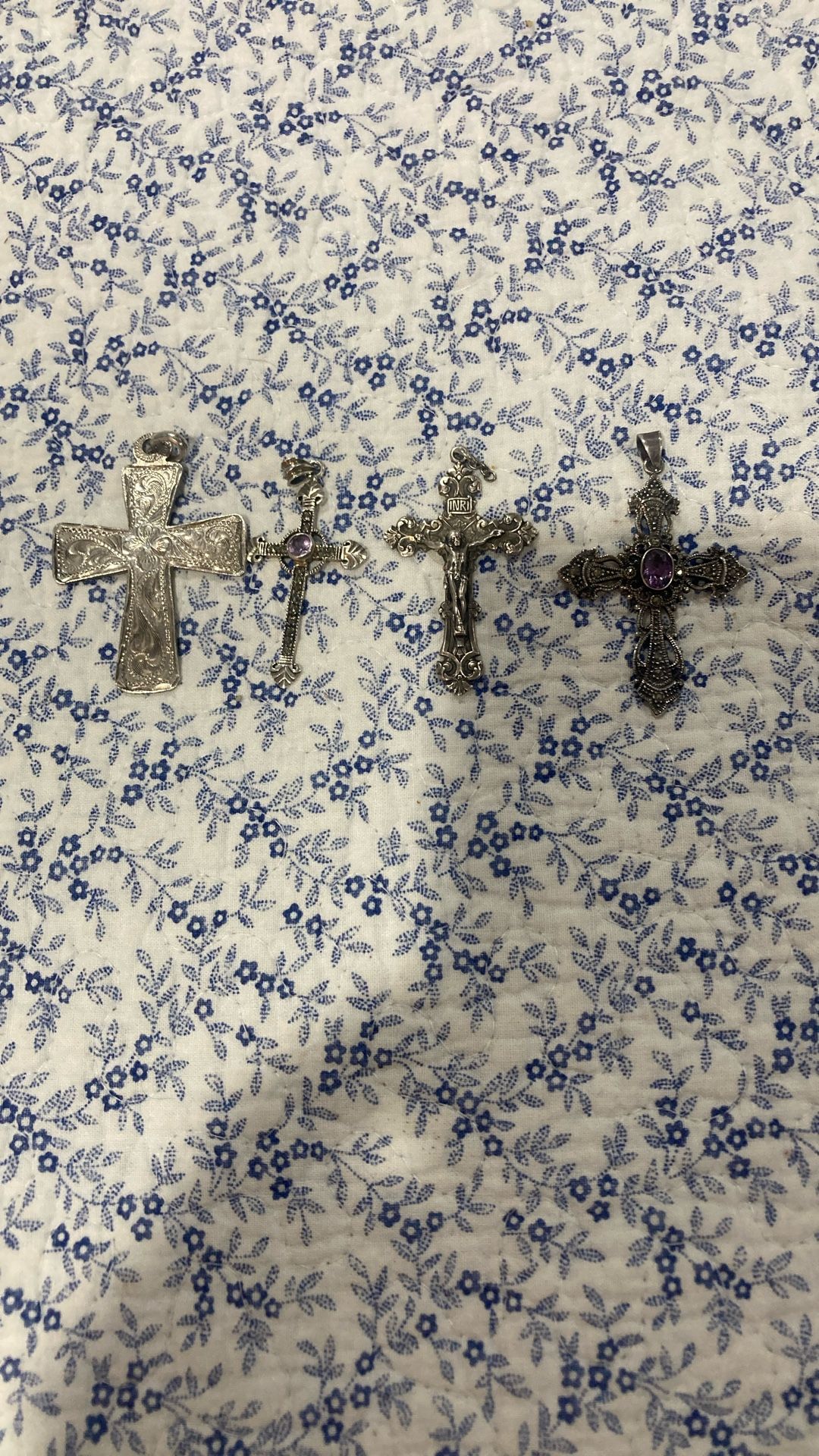 Four vintage 925 crosses