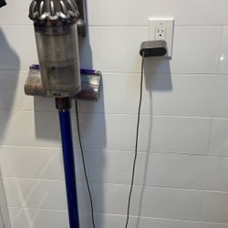 Dyson V10 Vacuum 