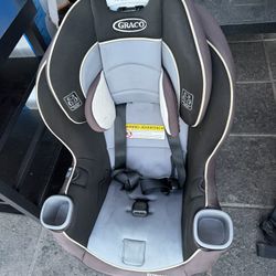 Graco Extend2Fit Convertible Car Seat