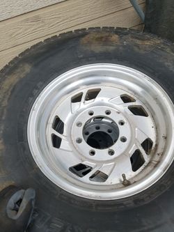 8 lugs for chevy