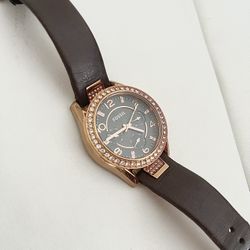 Valentine’s Gift Fossil watch. Brown genuine leather band.