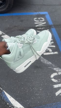 Jordan 4 Seafoam Size 10.5
