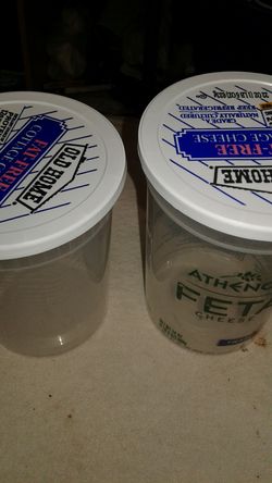 Plastic storage container