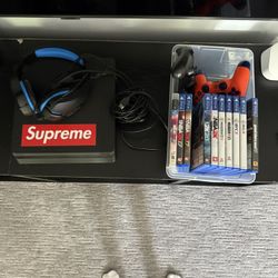 PS4 w Games, 2 Controllers, Headset 
