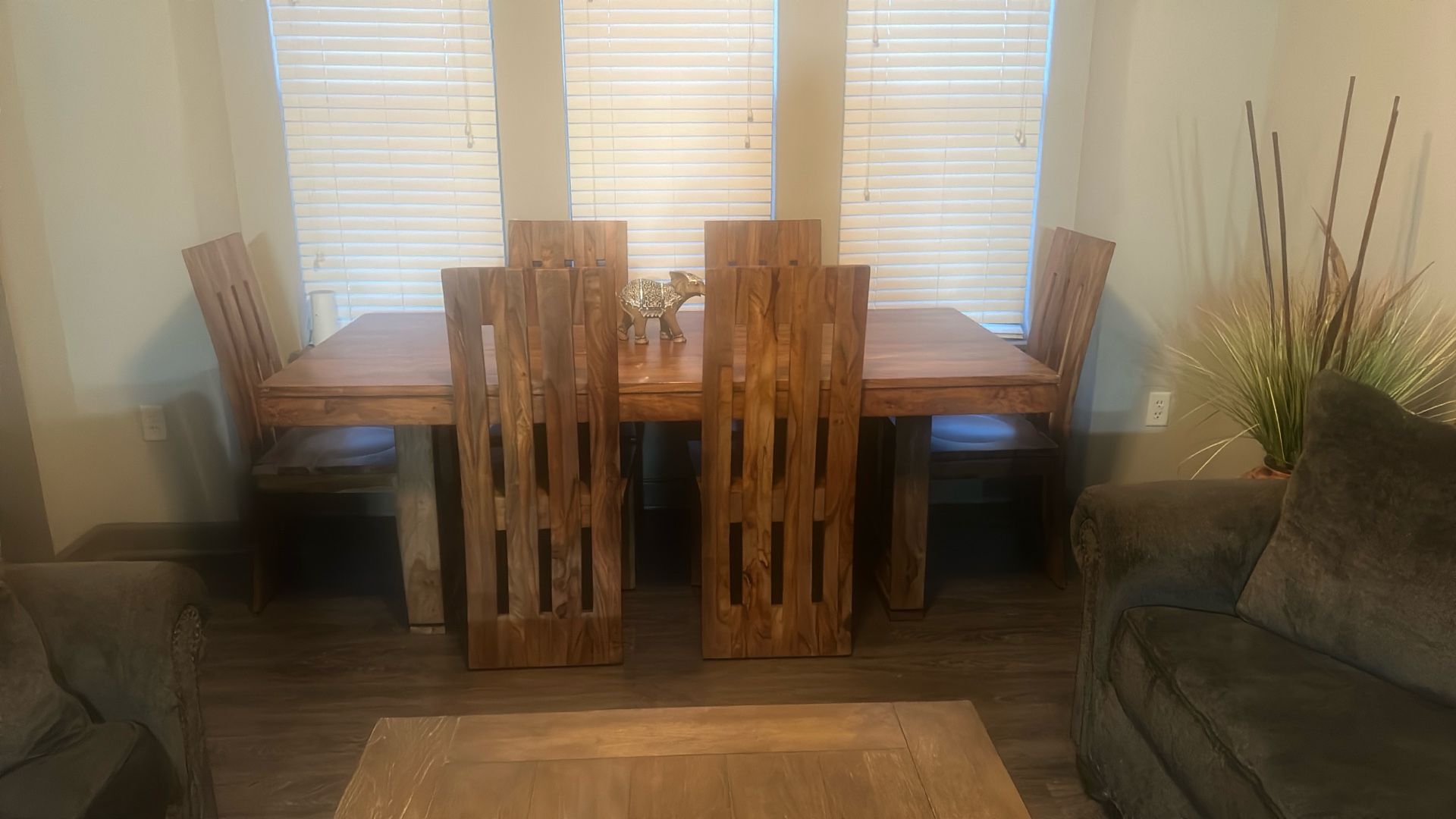 6 Chair Dining room Set