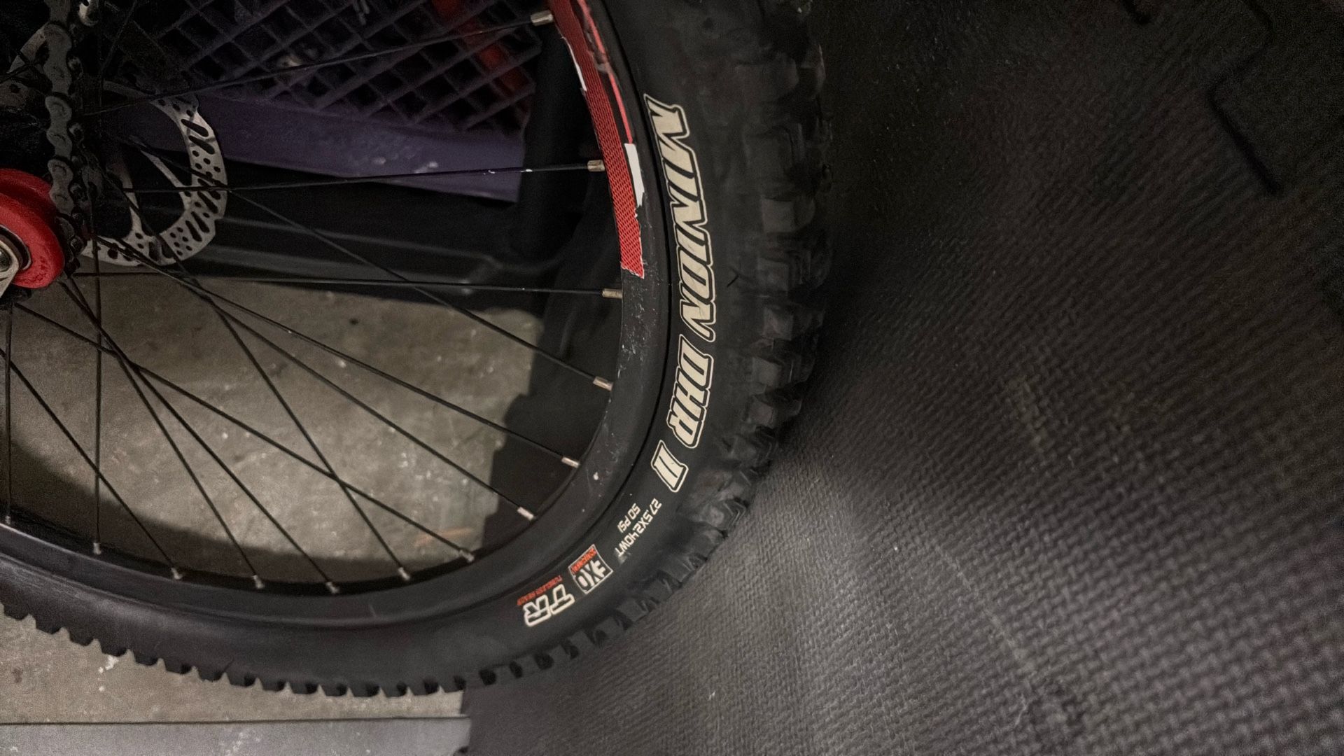 Maxxis Minion DHR 27.5 Tires