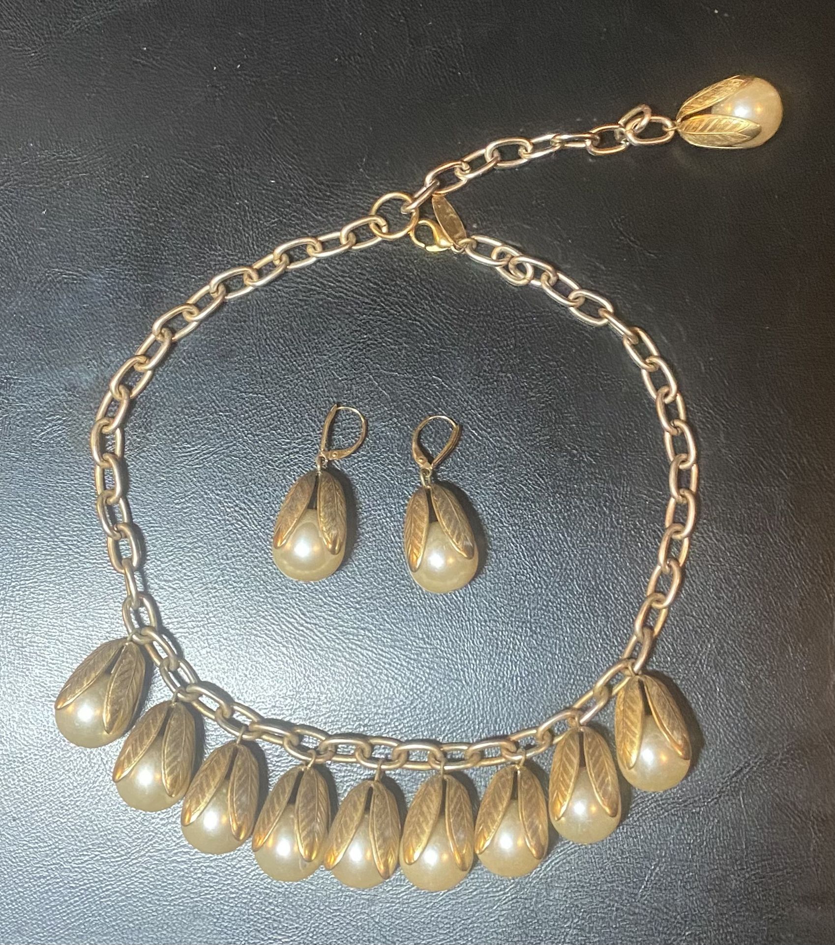 Vintage Lenora Dame Faux Pearl Necklace