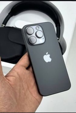 iPhone  15 pro max unlocked with warranty