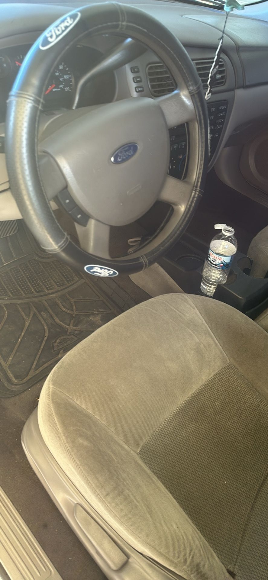 2006 Ford Taurus