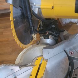 Dewalt Saw