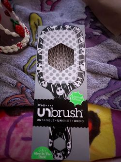 UnBrush Detangling Hairbrush ( Limited Edition )