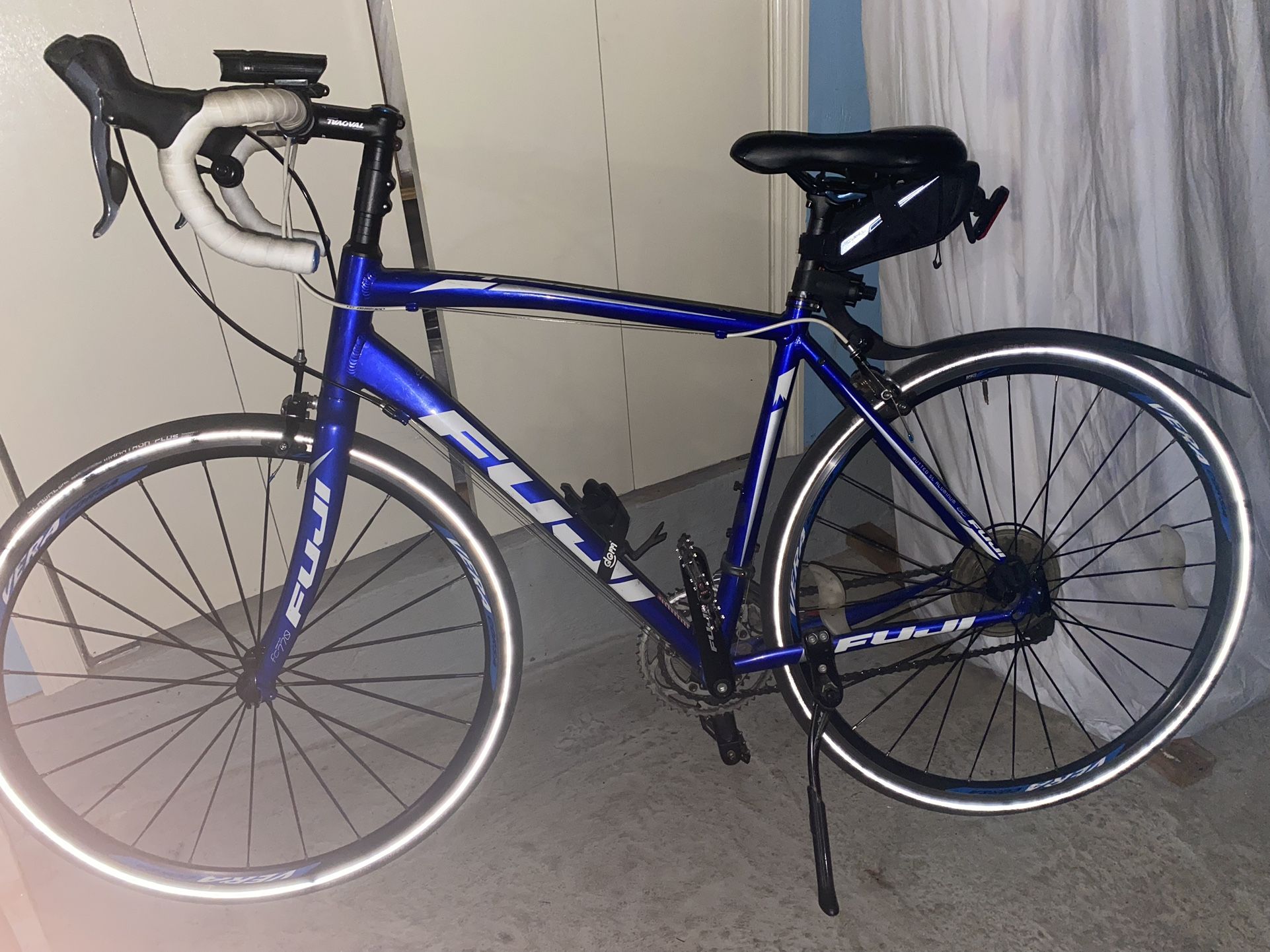 Fuji Sportif 2.3-Road Bike
