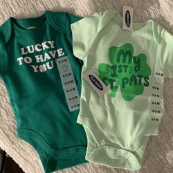 St Patrick’s Day Old Navy NWT Onesie Set 0-3 Months 