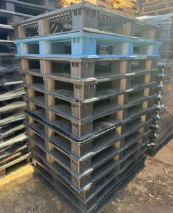 New Heavy duty plastic pallets 40x48